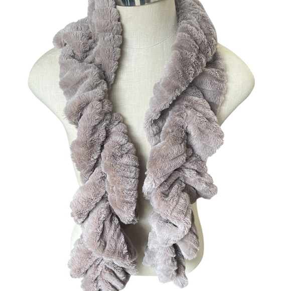 Elegant Faux Fur Scarf in Soft Taupe - Picture 1 of 4